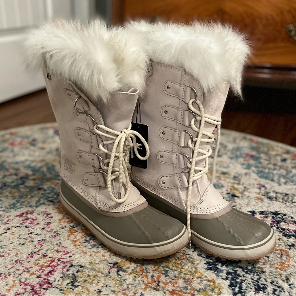 SOREL JOAN OF ARCTIC BOOT in FAWN **hard to find**